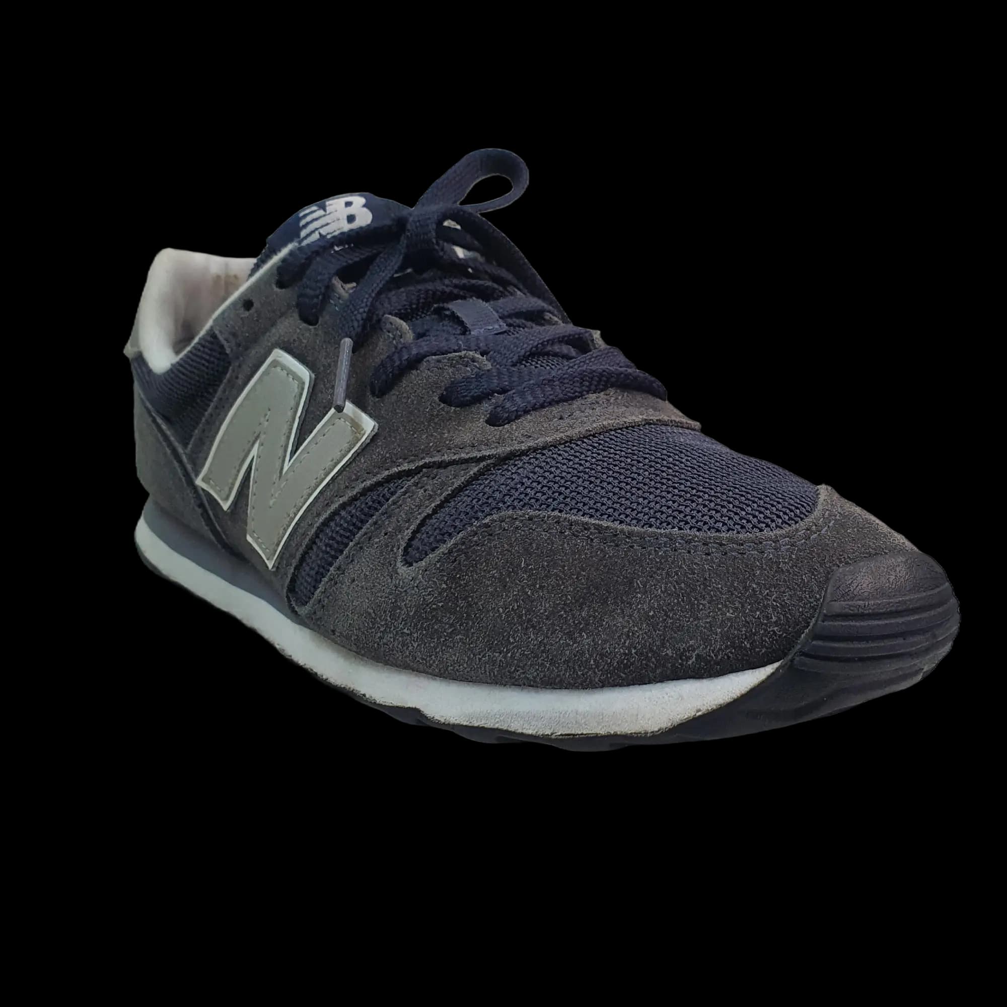 Thrifited New Balance 373 Suede & Mesh Casual Trainers - Navy/Grey Grey / Navy colorway — photo 2 of 4 | VYV Pakistan