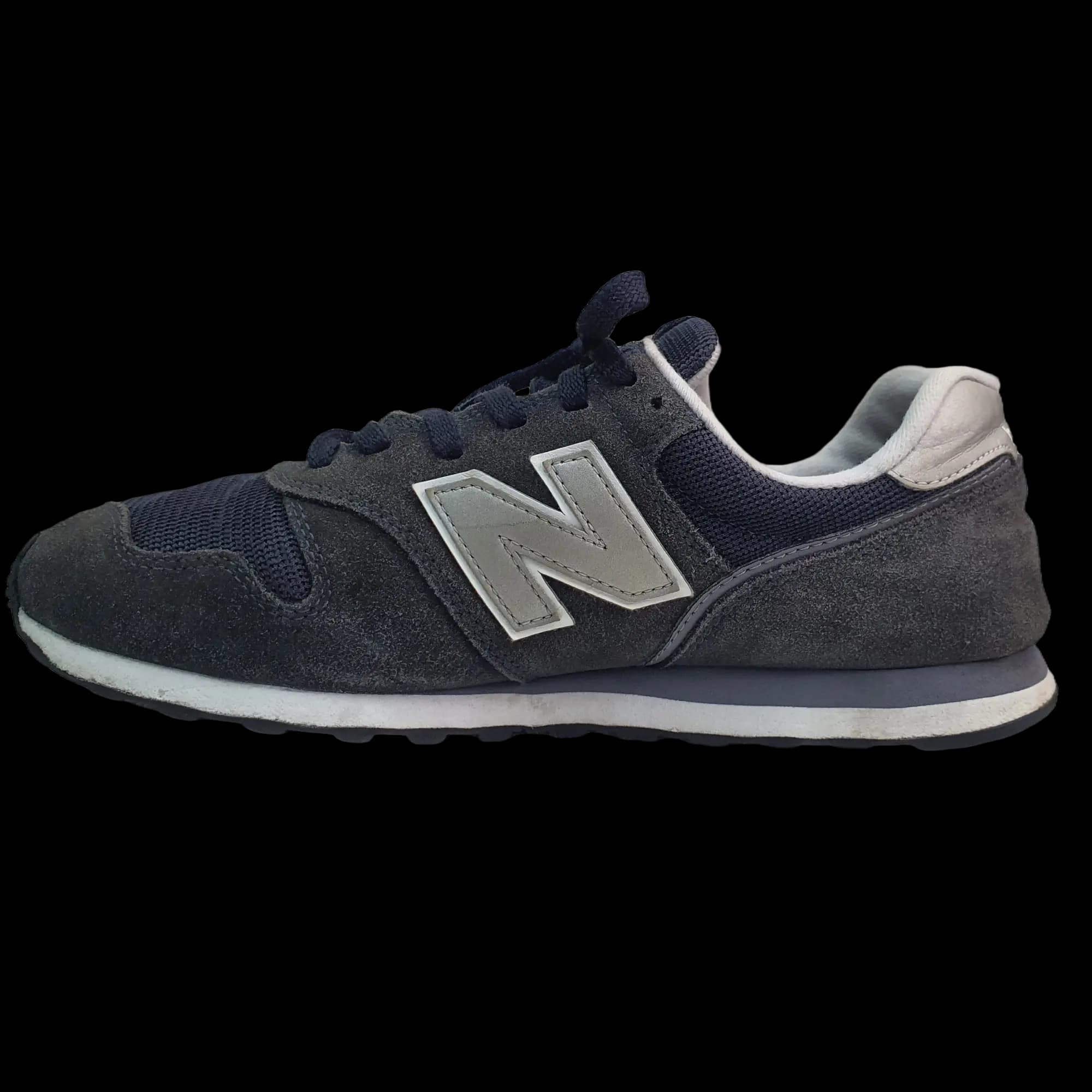 Thrifited New Balance 373 Suede & Mesh Casual Trainers - Navy/Grey Grey / Navy colorway — photo 3 of 4 | VYV Pakistan